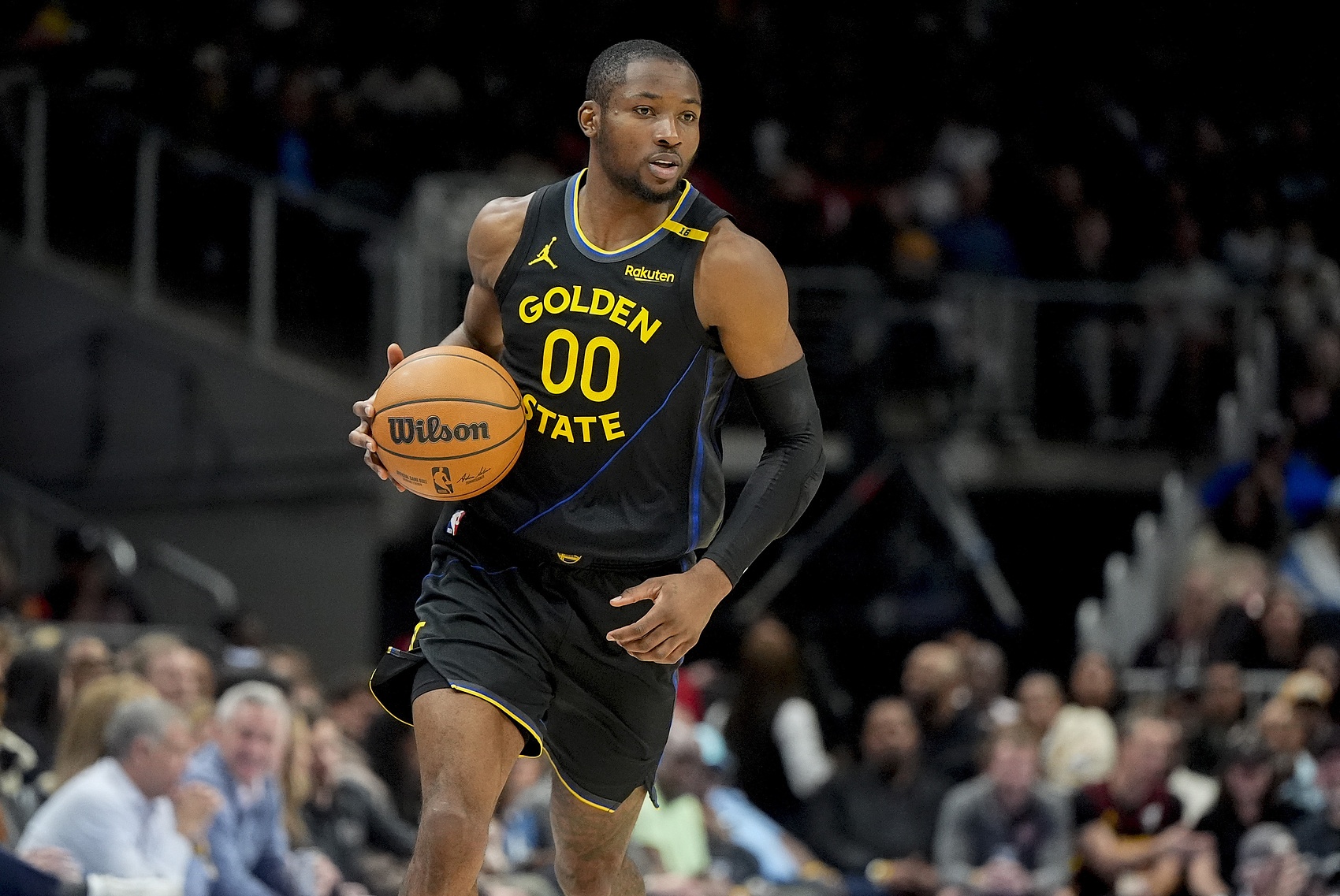 开云体育-赌自己!湾区名记:库明加预计将接受勇士开出的790万资质报价