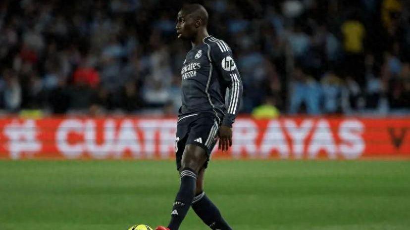 kaiyun Sports-门迪表现惊艳却仅踢半场：伤病阴云再笼罩皇马左路